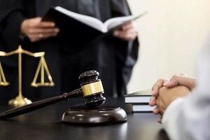 Прямував за кордон через Волинську митницю з підробленим пенсійним посвідченням