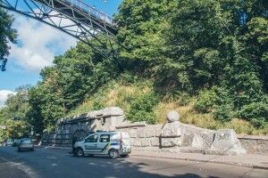 У Києві чоловік стрибнув з Моста закоханих