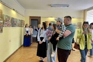 Похвалився світлинами: на Волині міський голова встиг сходити на виставку і на концерт та прозвітував про це (Фото)