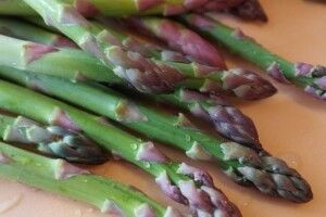 Німецькі спаржоїди вже аж трусяться, а спаржі ще немає