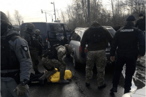 У Києві затримали подружжя, яке організувало в квартирі лабораторію з виготовлення амфетаміну