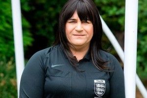 В англійському футболі дебютувала рефері-трансгендер