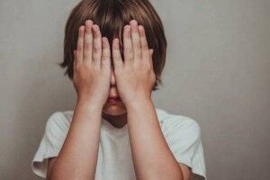 В росії придумали, що робити з викраденими українськими дітьми