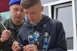 Луцькі нацгвардійці влаштували екскурсію для дітей, батьки яких загинули в зоні АТО/ООС