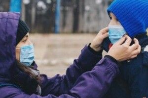 В разі виявлення 15 тисяч випадків захворювання COVID-19 на добу запровадять жорсткий карантин