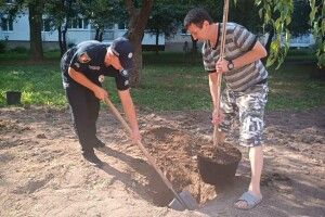 У Луцьку патрульні долучилися до створення «Алеї жіночої слави»