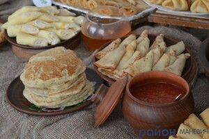 З млинцями та музикою: у Маневичах відсвяткували Масляну