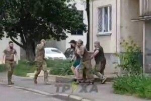 Волинський ТЦК прокоментував силове затримання 41-річного чоловіка у Луцьку 