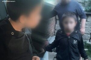 У Луцьку патрульні повернули додому маленького мандрівника