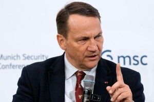 Чи наважиться путін летіти над Польщею