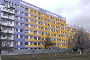 У Маріуполі російські окупанти насильно вивезли лікарів і пацієнтів з лікарні