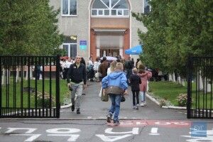 Від завтра у місті на Волині відновлюють роботу шкіл та садочків