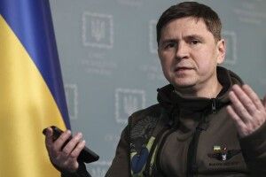 Українську армію чекають потужні бої не лише на Донбасі, – Подоляк