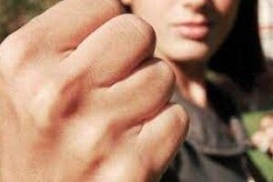 Агресивна волинянка підбігала до жінок і дітей і била їх по голові 