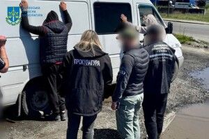 5000 доларів США за втечу за кордон – двом жителям Рівненщини повідомлено про підозру