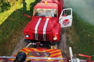 На Волині врятували чоловіка з палаючого будинку