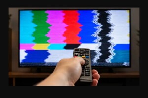 Два українські телеканали зупинили мовлення через удари по дата-центрах у Києві 