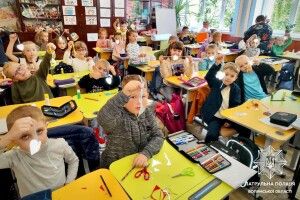 Сяйте у темряві: у Луцьку школярів навчали правилам безпеки