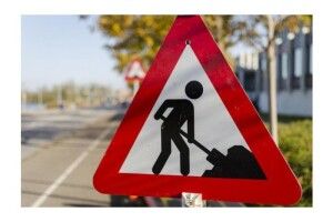 У Луцьку призупинено рух транспорту вулицею Замковою