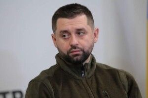 Арахамія розповів, коли поновлять перемовини з росіянам