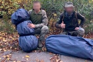 100 баул для Захисників: Нововолинськ передав на фронт функціональні рюкзаки