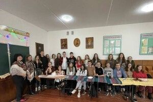 У волинському селі старшокласники поспішили на сучасні українські вечорниці (Фото)