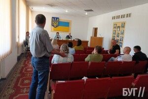 Мешканці селища на Волині занепокоєні ймовірним будівництвом заводу з переробки відходів курей