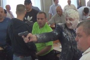 На сесії міськради зчинилася стрілянина