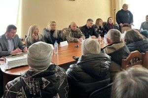 У громаді на Волині представники влади зустрілася з родинами зниклих безвісти захисників