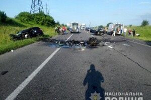 Страшна аварія на Рівненщині: двоє загиблих, машини – вщент