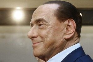 Сільвіо Берлусконі підчепив COVID-19: шпиталізували із двосторонньою пневмонією