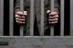 За жорстоке вбивство поліцейського зловмисник з Рівненщини отримав вирок сидіти довічно