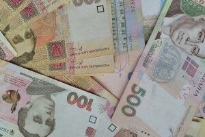 Від перевізників вимагають сплатити майже 200 тисяч гривень за проїзд великовагового транспорту