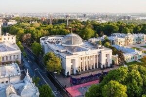 Знайшли мертвою гардеробницю Верховної Ради