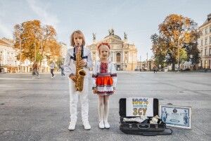 П'ятирічна українка назбирала для ЗСУ понад 35 тисяч гривень і стала рекордсменкою 