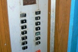У Луцьку обірвався ліфт із жінкою всередині