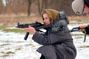 Олігархи – втікають,  а народ здаватись ворогу не збирається!