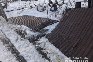 На Рівненщині добре «заправлений» водій «ВАЗ 21099» зніс паркан і дременув з місця ДТП (Фото) 
