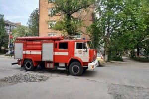 У Кам'янці-Подільському в п'ятиповерховому житловому будинку стався вибух газу (фото)