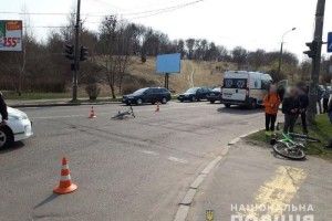 Водій маршрутки «Рівне-Здолбунів» попер на «червоне» і збив 10-річного хлопчика-велосипедиста (фото)