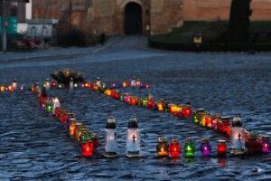 У Луцьку вшанували пам’ять жертв голодоморів в Україні (Фото)