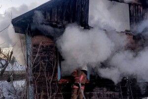 На Волині сусіди врятували чоловіка з пожежі