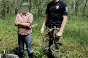 У Чорнобильській зоні злапали дівчину, яка збирала чорниці на продаж