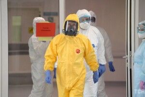 Дванадцять лікарів путіна: стали відомі подробиці поїздки диктатора до Владивостока