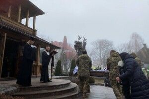 У Володимирі попрощались із героєм, батьком трьох дітей Миколою Менкунцем