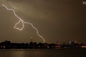 «Матір всіх гроз» прокотилась Британією: по країні вдарили більше 15 тисяч блискавок 