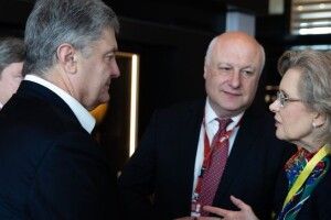 Порошенко у Роттердамі: ми вже готуємо сьомий пакет санкцій