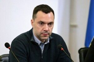 Олексій АРЕСТОВИЧ: «Тиждень тому путіну до ліжка викликали швидку допомогу»