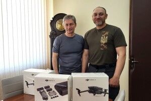 Директору школи з Волині, який захищає країну на фронті, передали безпілотники