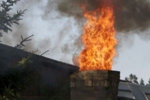 Матір з дитиною ледве не згоріли у пожежі